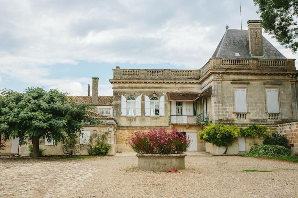 Chateau Couffins Asques Exterior photo