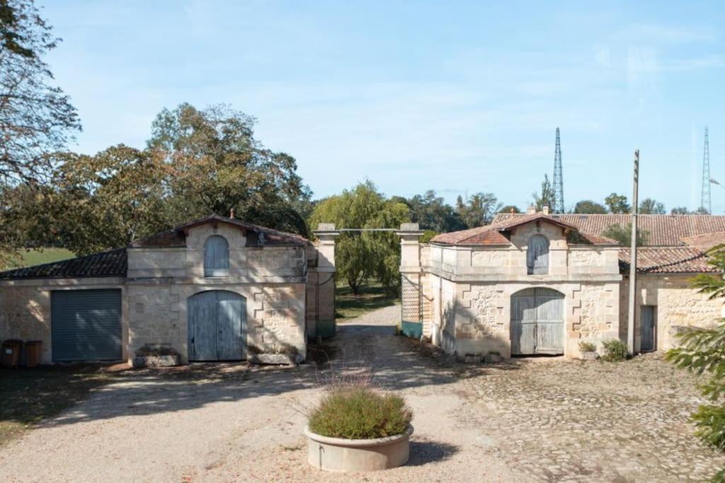 Chateau Couffins Asques Exterior photo